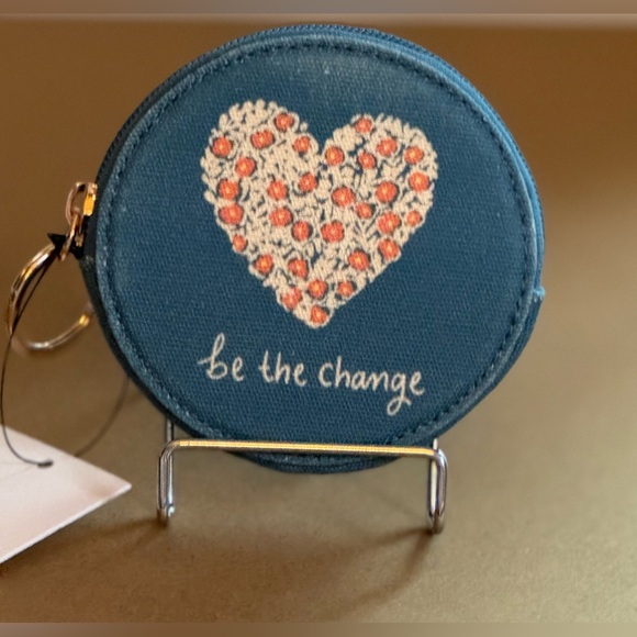 NWT💫LC Lauren Conrad Be The Change Canvas Round Coin Case - Picture 6 of 13
